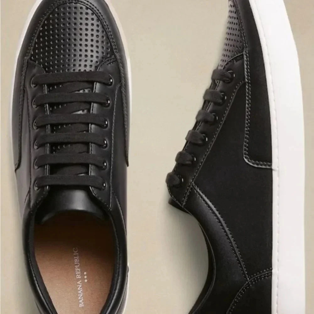 Banana Republic factory Perforated women sneakers